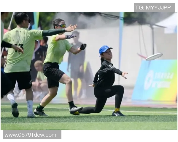 南京飞盘队在比赛中取得新突破经验排名创新高引领飞盘运动发展