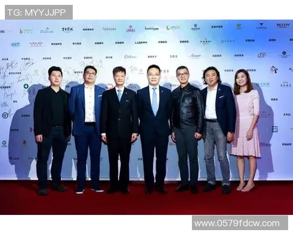 11月3日足球明星齐聚一堂共庆盛事展现激情与荣耀