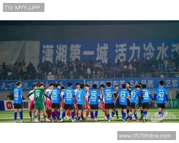 从草根到绿茵场男子追梦足球明星的励志故事